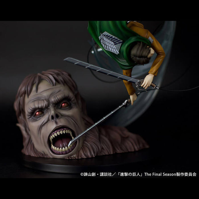 ATTACK ON TITAN - FIGURINE LEVI ACKERMAN VS BEAST TITAN VER. JAPANDCO 5