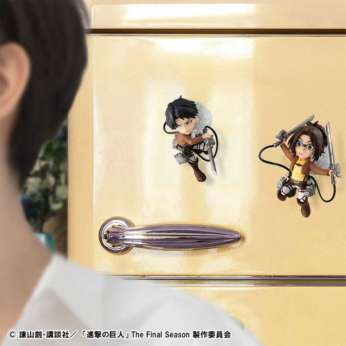 ATTACK ON TITAN - FIGURES TOBIMAS ATTACK ON TITAN WITH COLOSSAL TITAN LIMITED STICKER (BOX 6 PCS)