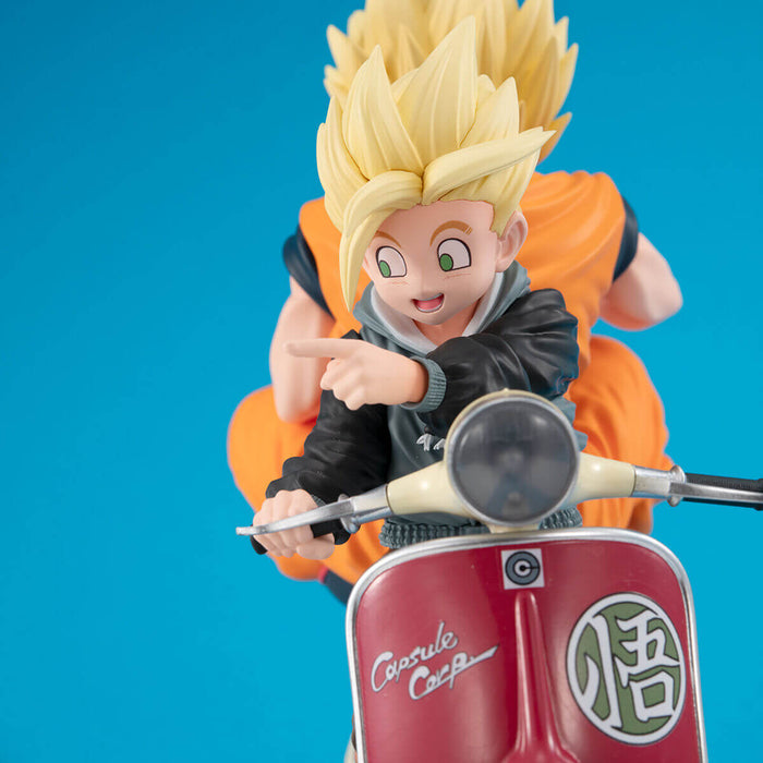 DRAGON BALL Z &#8211; FIGURINE SON GOKU SSJ &#038; SON GOHAN SSJ &#038; BIKE DESKTOP REAL McCOY EX JAPANDCO 4