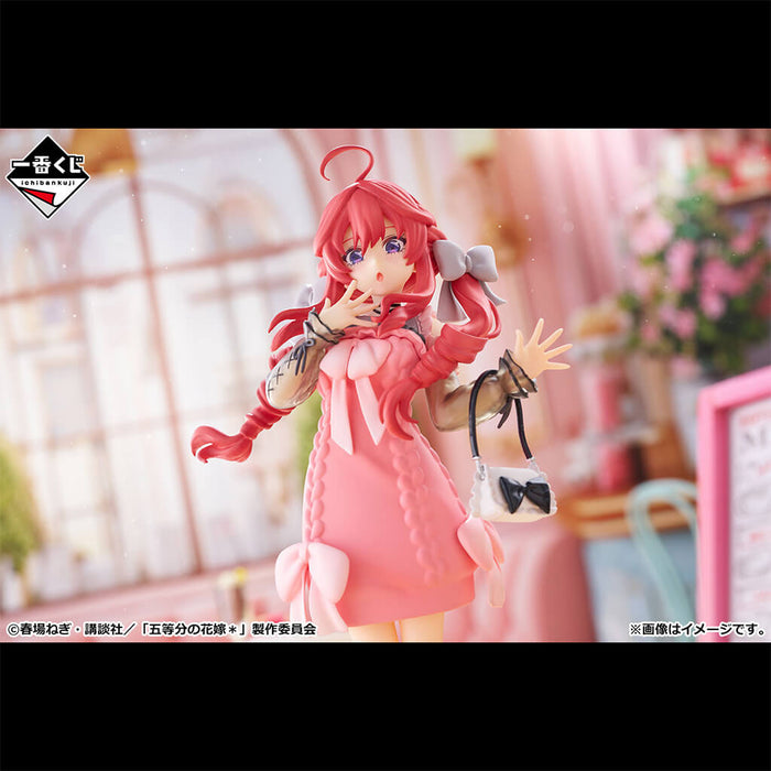 ICHIBAN KUJI THE QUINTESSENTIAL QUINTUPLETS SHARING THE WARMTH - FIGURINE NAKANO ITSUKI (OUTING STYLE) LOT E JAPANDCO 3