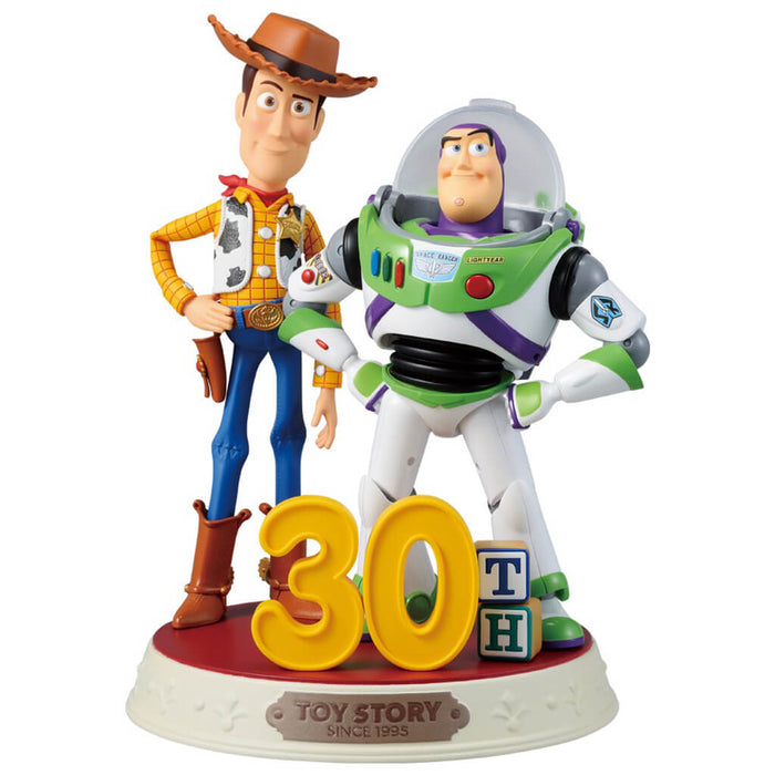 ICHIBAN KUJI TOY STORY 30 YEARS & BEYOND - FIGURINE DIORAMA WOODY & BUZZ LIGHTYEAR LOT A