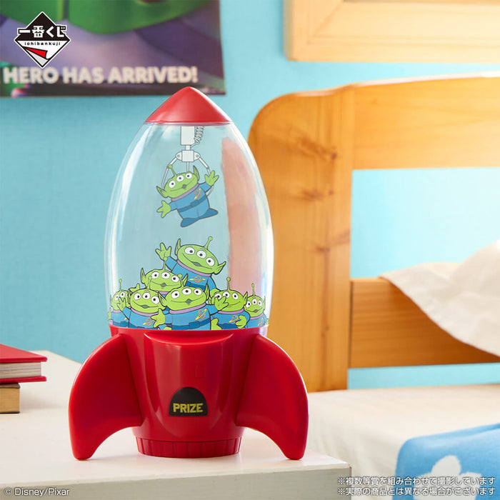 ICHIBAN KUJI TOY STORY 30 AÑOS Y MÁS ALLÁ - FIGURA DE GRÚA DE LOS HOMBRES VERDES LITTLE GREEN MEN, ÚLTIMA UNIDAD