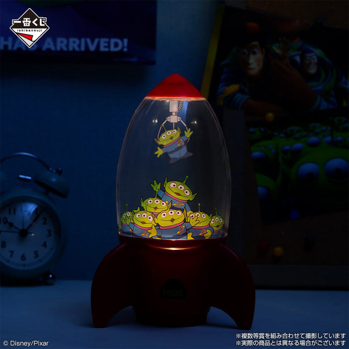 ICHIBAN KUJI TOY STORY 30 AÑOS Y MÁS ALLÁ - FIGURA DE GRÚA DE LOS HOMBRES VERDES LITTLE GREEN MEN, ÚLTIMA UNIDAD