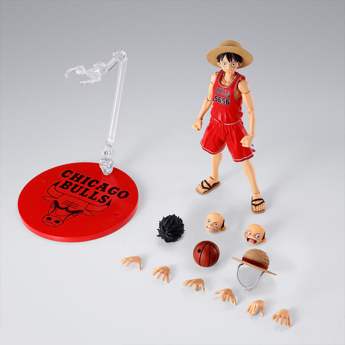 ONE PIECE - FIGURA THE MONKEY D. LUFFY ONE PIECE x NBA CHICAGO BULLS VER. SH FIGUARTS