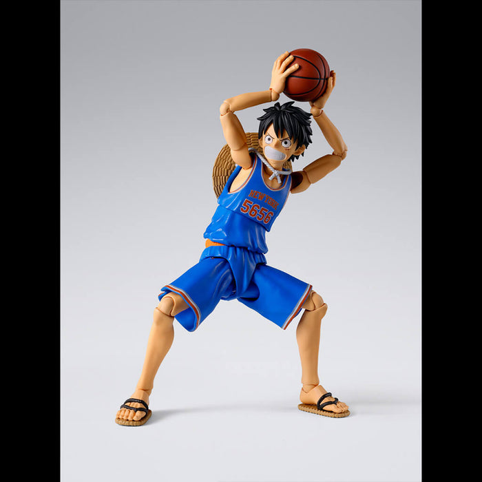 ONE PIECE - FIGURINE THE MONKEY D. LUFFY ONE PIECE x NBA NEW YORK KNICKS VER. SH FIGUARTS
