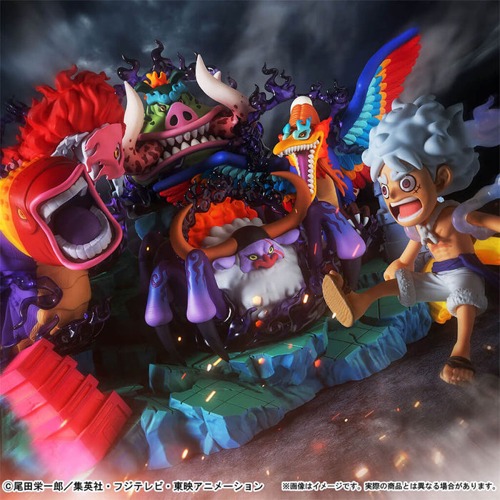 ONE PIECE - FIGURA PREMIUM WCF DE MONKEY D. LUFFY CONTRA LOS CINCO ANCIANOS