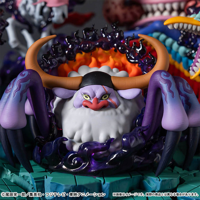 ONE PIECE - FIGURA PREMIUM WCF DE MONKEY D. LUFFY CONTRA LOS CINCO ANCIANOS