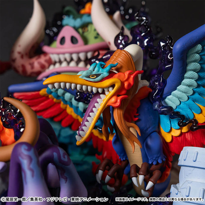 ONE PIECE - FIGURA PREMIUM WCF DE MONKEY D. LUFFY CONTRA LOS CINCO ANCIANOS