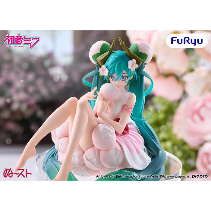 PIAPRO CHARACTERS - FIGURINE HATSUNE MIKU (WHITE PLUM BLOSSOM VER.) NOODLE STOPPER